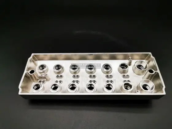 CNC机加工金属零件 5