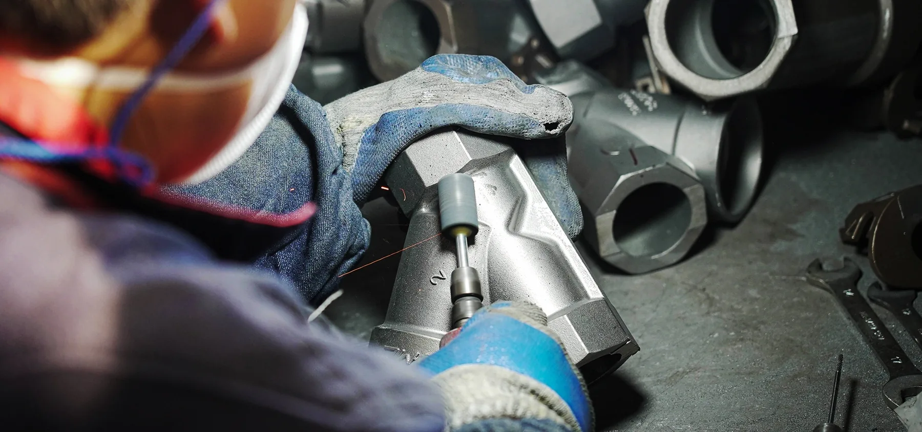 Casting finishing work in Qingdao