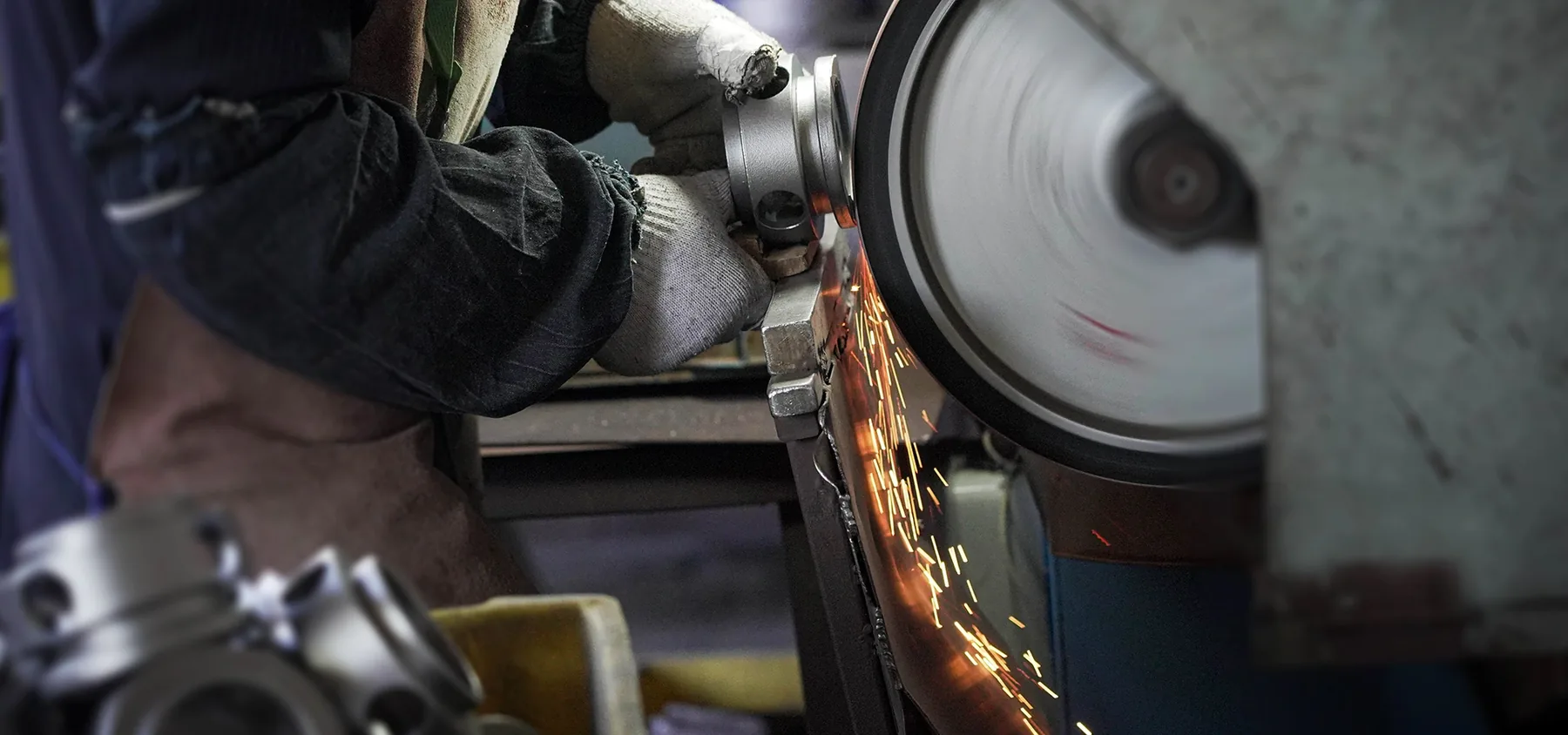 Casting grinding and gate removal in Qingdao